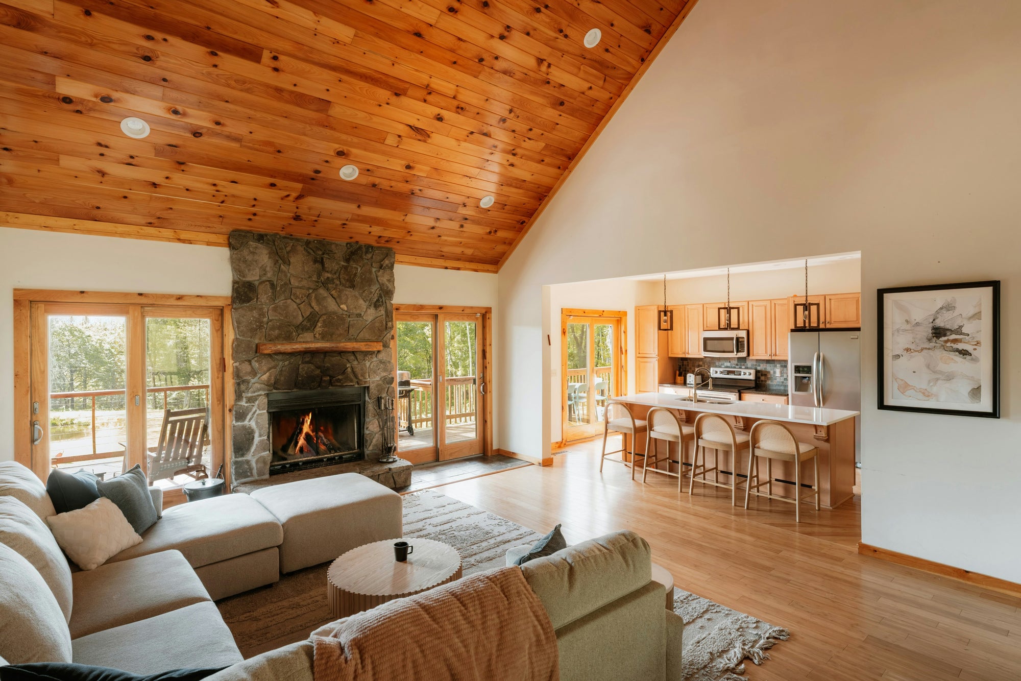 Canvas painting makes the home more cozy